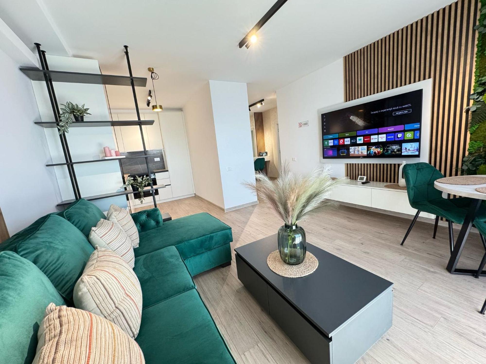 Luxury Apartments Avanera With 1&2 Bedroom With Parking Suceava Exterior foto